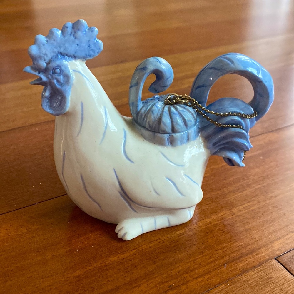 Nini Rooster Vintage Teapot EUC with Chain Hand Painted White & Blue